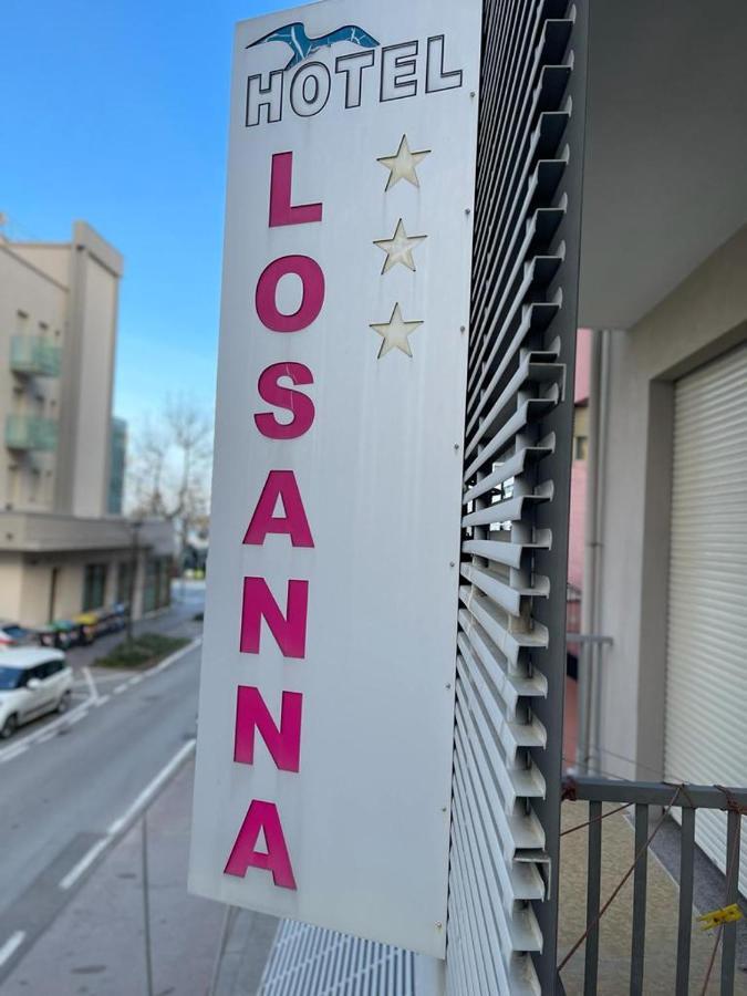 Hotel Losanna Rimini Bagian luar foto