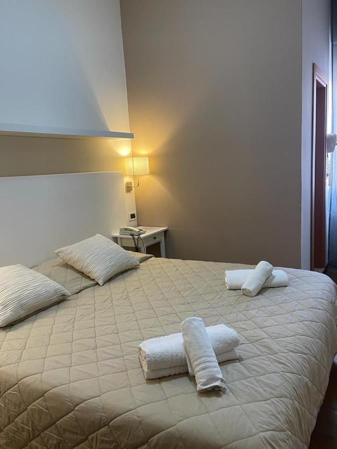 Hotel Losanna Rimini Bagian luar foto
