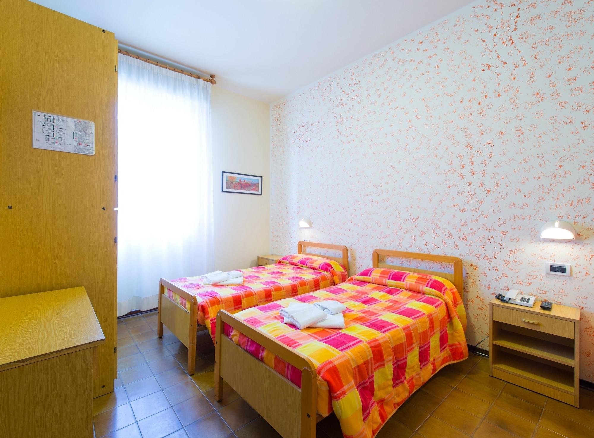 Hotel Losanna Rimini Bagian luar foto