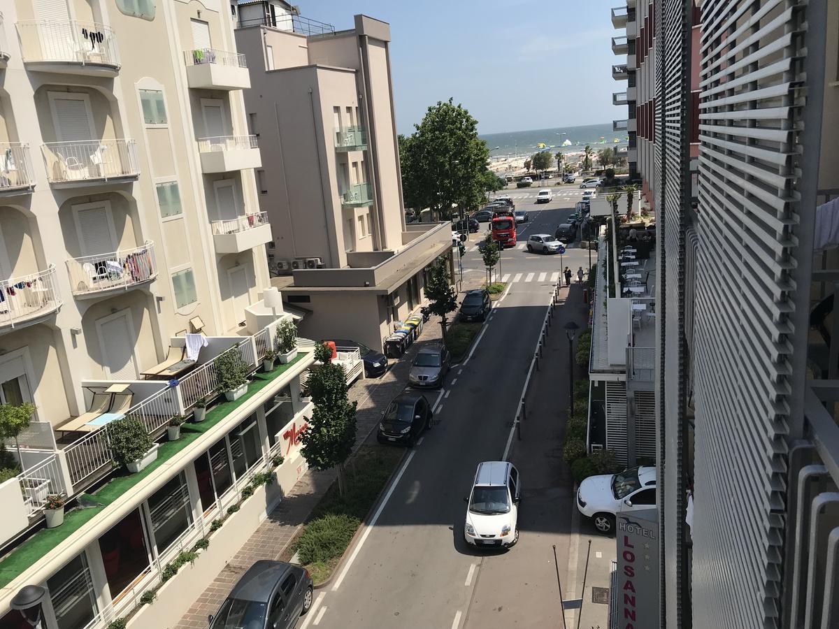Hotel Losanna Rimini Bagian luar foto