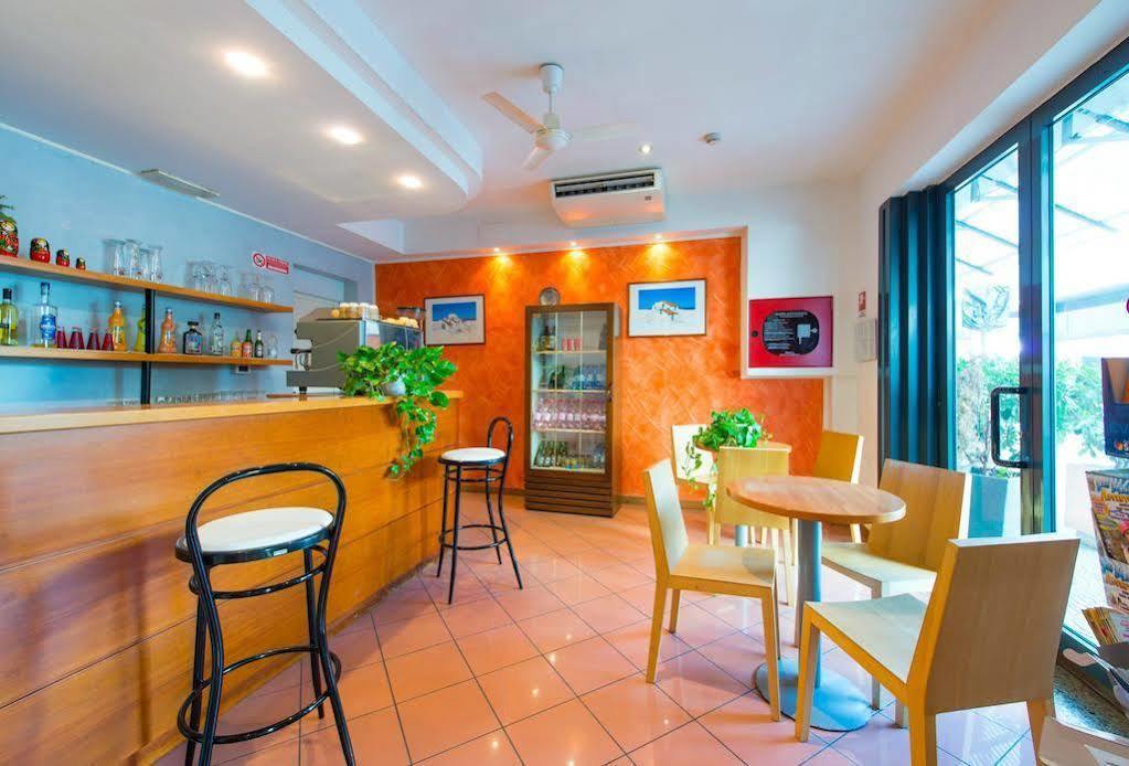 Hotel Losanna Rimini Bagian luar foto