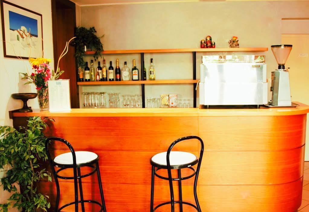 Hotel Losanna Rimini Bagian luar foto