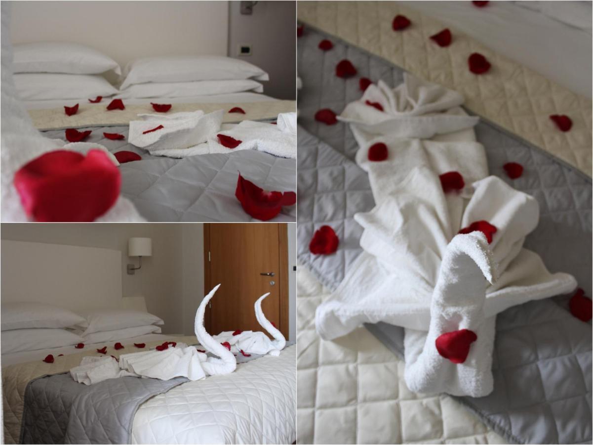 Hotel Losanna Rimini Bagian luar foto